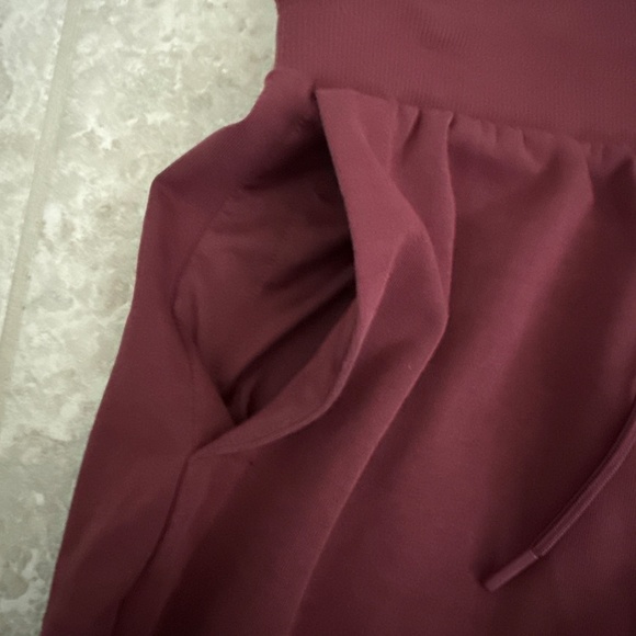 Like new exercise leggings/shorts - Picture 9 of 13